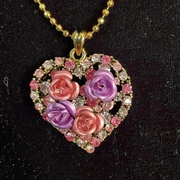 Lauren-Spencer Heart Shaped Rose Necklace - Picture 2 of 8